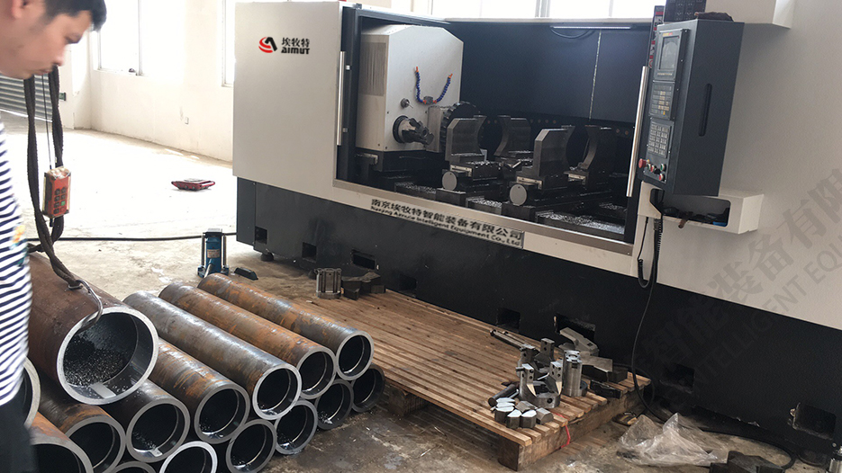 為客戶定製銑麵鏜孔機床