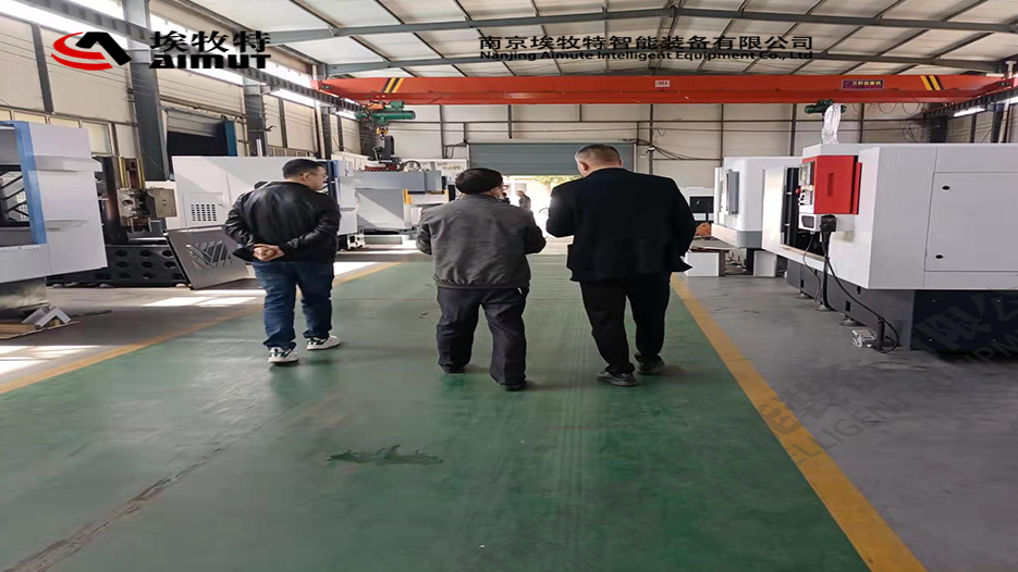 寧夏客戶來廠考察現場訂（dìng）製立式數控車床