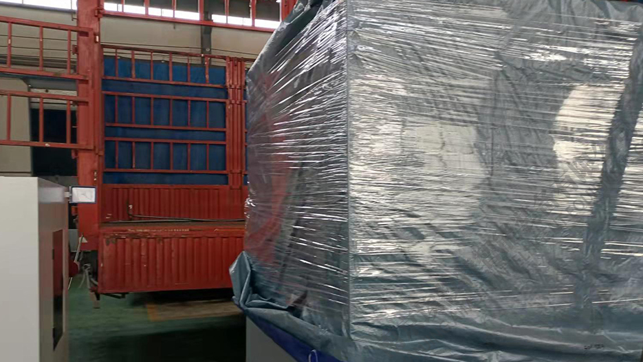 江蘇客戶定製的ZXL150-700數控（kòng）立式銑打機包裝好開始發貨