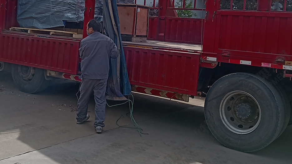 加工馬達座  渦輪轂  馬達（dá）零件 的（de）LCK650數控立式車（chē）床（chuáng）裝車發貨